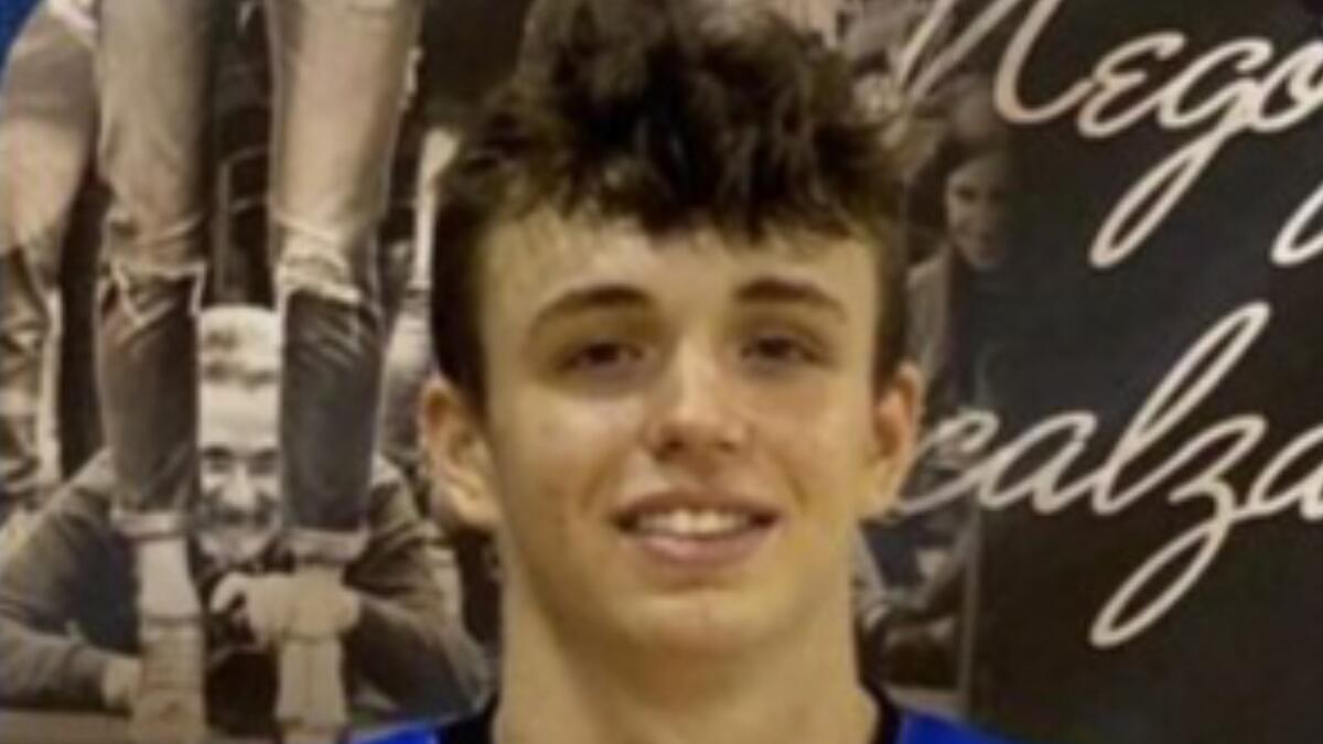 Muore a 18 anni dopo un allenamento di boxe: addio a Edoardo Zattin - 