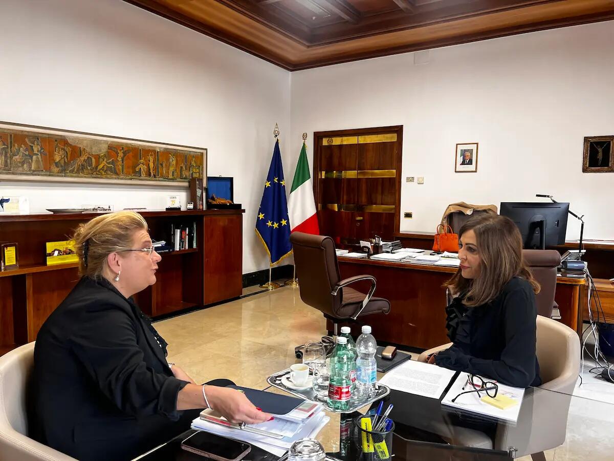 Il Ministro del Turismo Daniela Santanchè inizia il dialogo verso una nuova legge - 