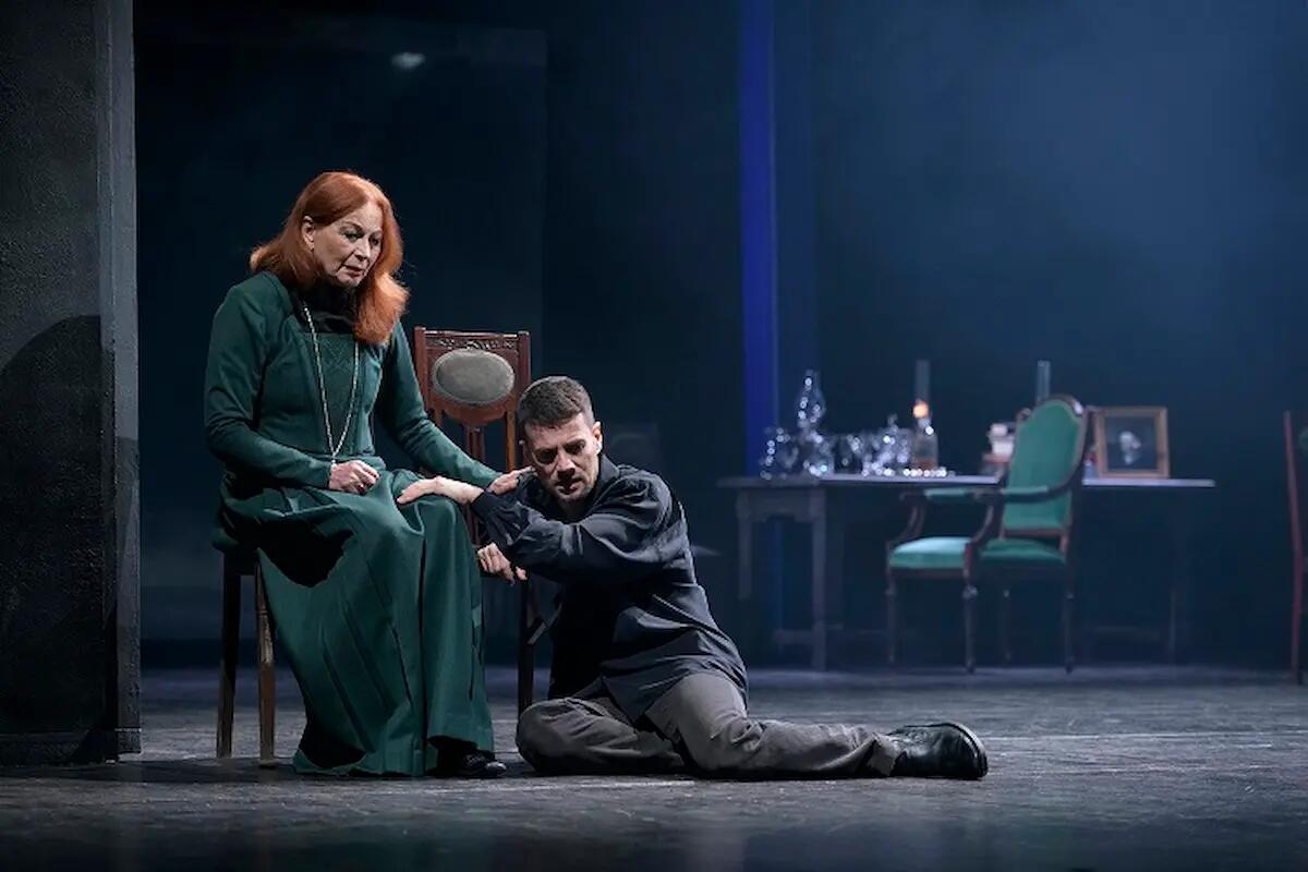 Spettri: al Teatro Nuovo Giovanni da Udine il capolavoro di Henrik Ibsen con Andrea Jonasson - 