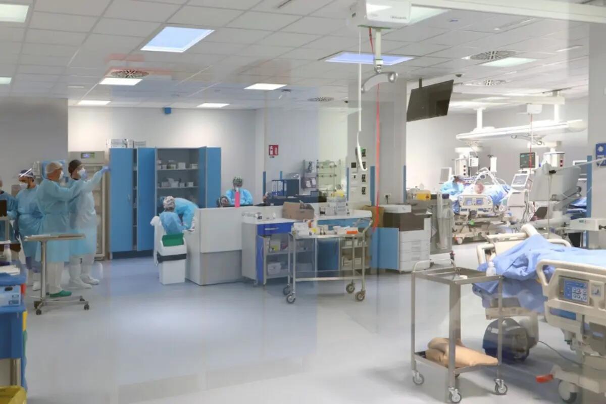 Meningite, 17enne in fin di vita: in profilassi 265 persone - 