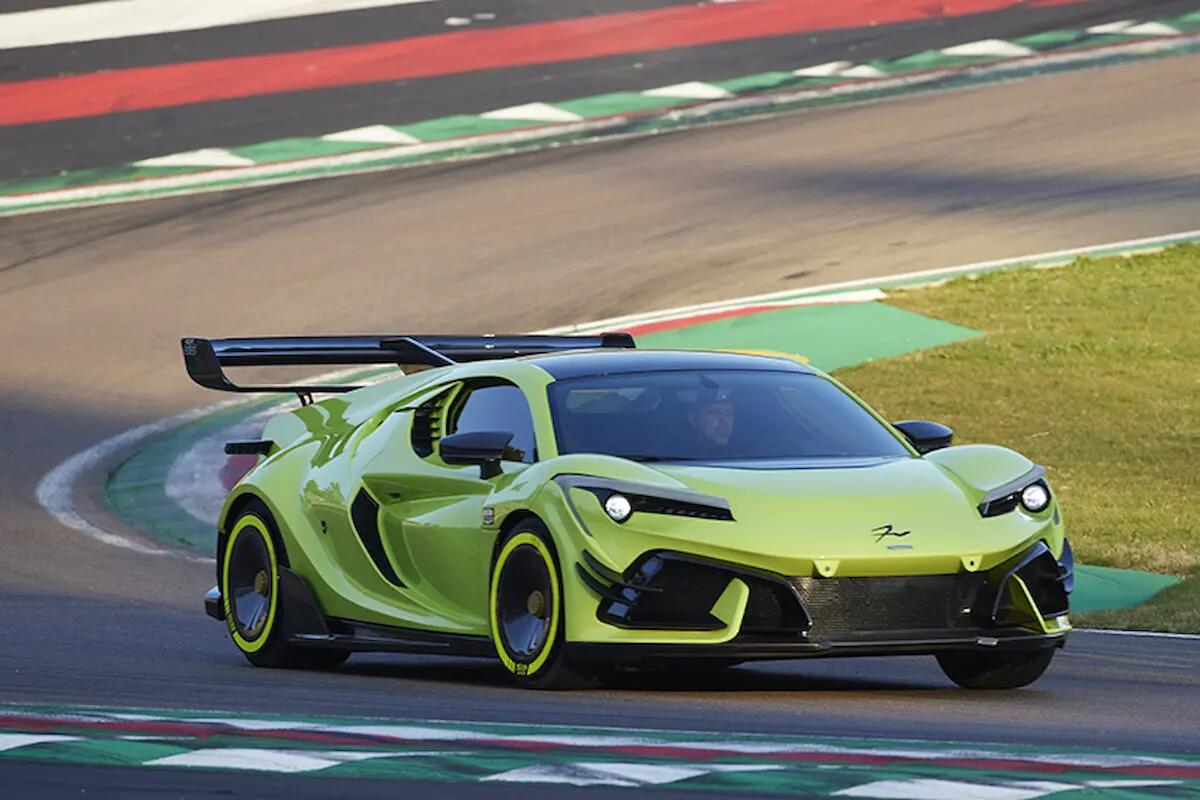 Il bellunese Giorgio Pirolo disegna la nuova supercar del tre volte campione del mondo Loris Capirossi. - 