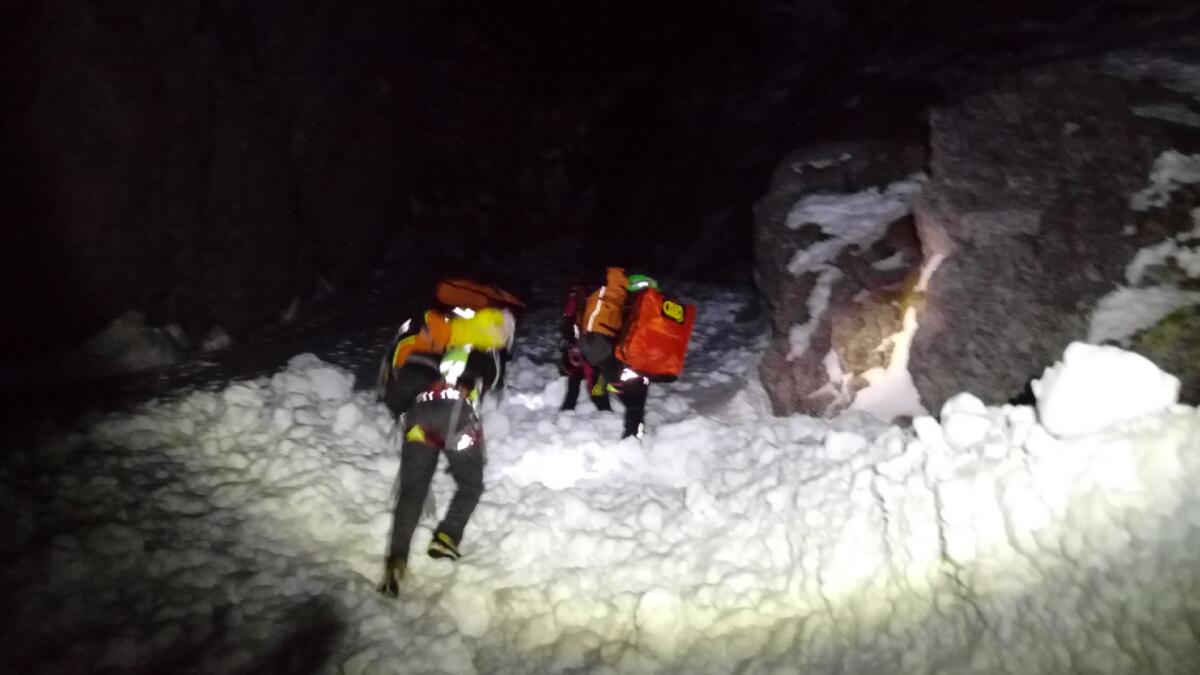 Parte con due cani per l'escursione, ma non fa rientro: 39enne salvato nella notte - 