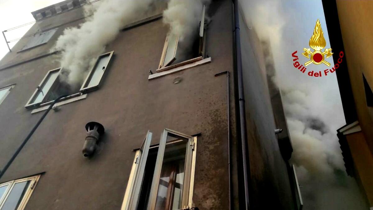 Incendio in appartamento a Chioggia: ustionato un uomo - 