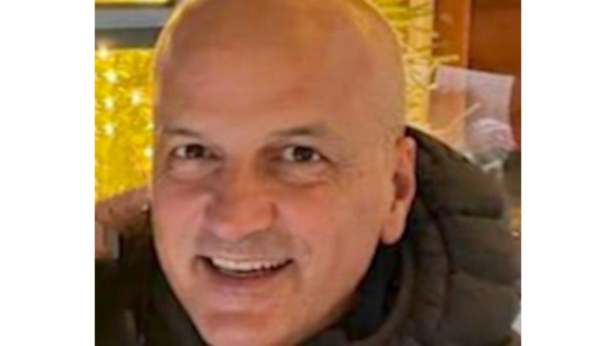 Malore fatale, la compagna lo trova morto sul divano: addio al 50enne Carlo Fattore - 