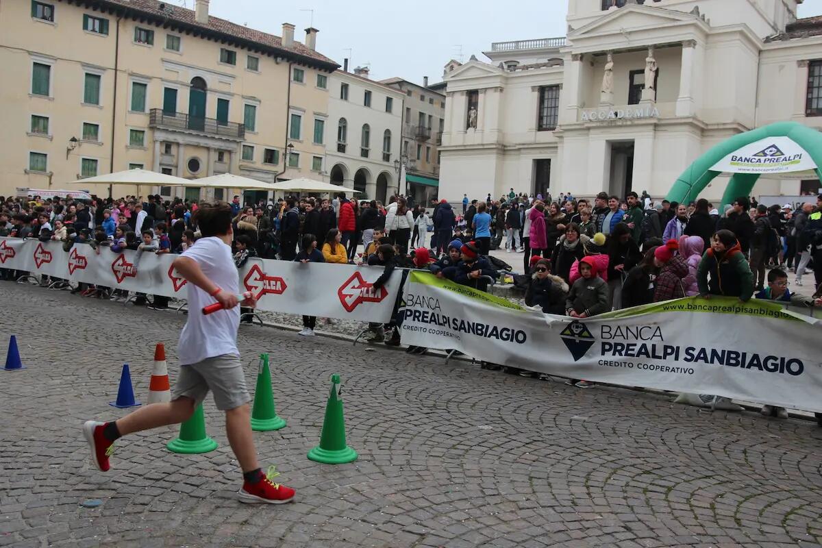 Oltre 1100 studenti oggi in corsa in via XX Settembre con La Ventuno del Cima - 