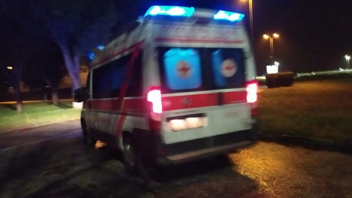 Schianto con lo scooter contro un palo: 40enne gravissima - 