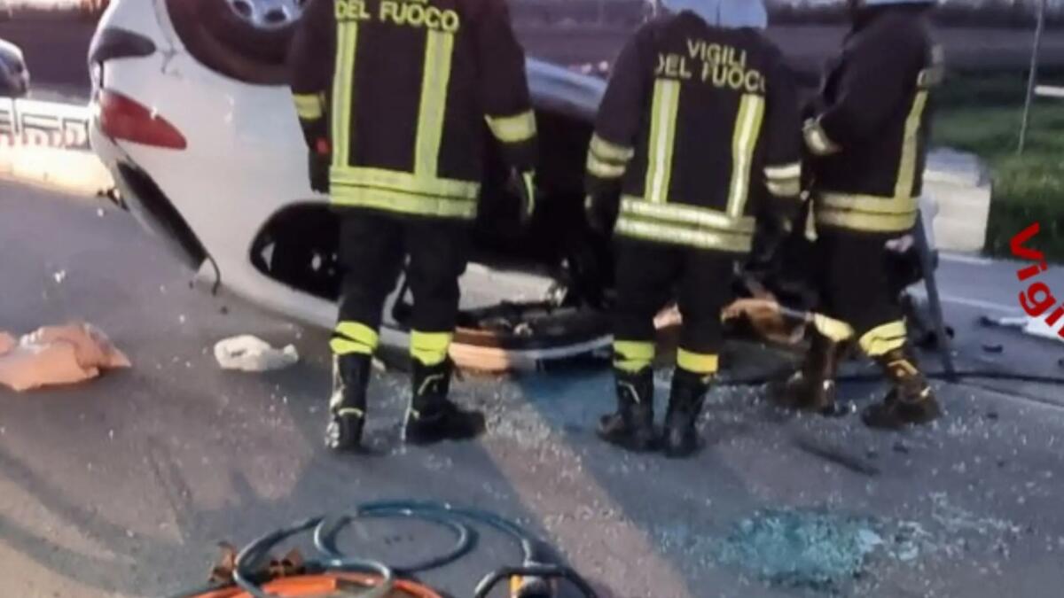 Sbanda e l'auto si ribalta: soccorse due donne a Codroipo - 