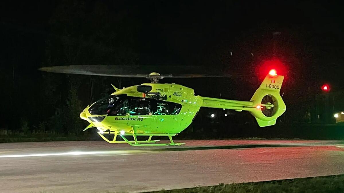 Scontro tra moto e auto, donna sbalzata di sella per 8 metri: ferita - 