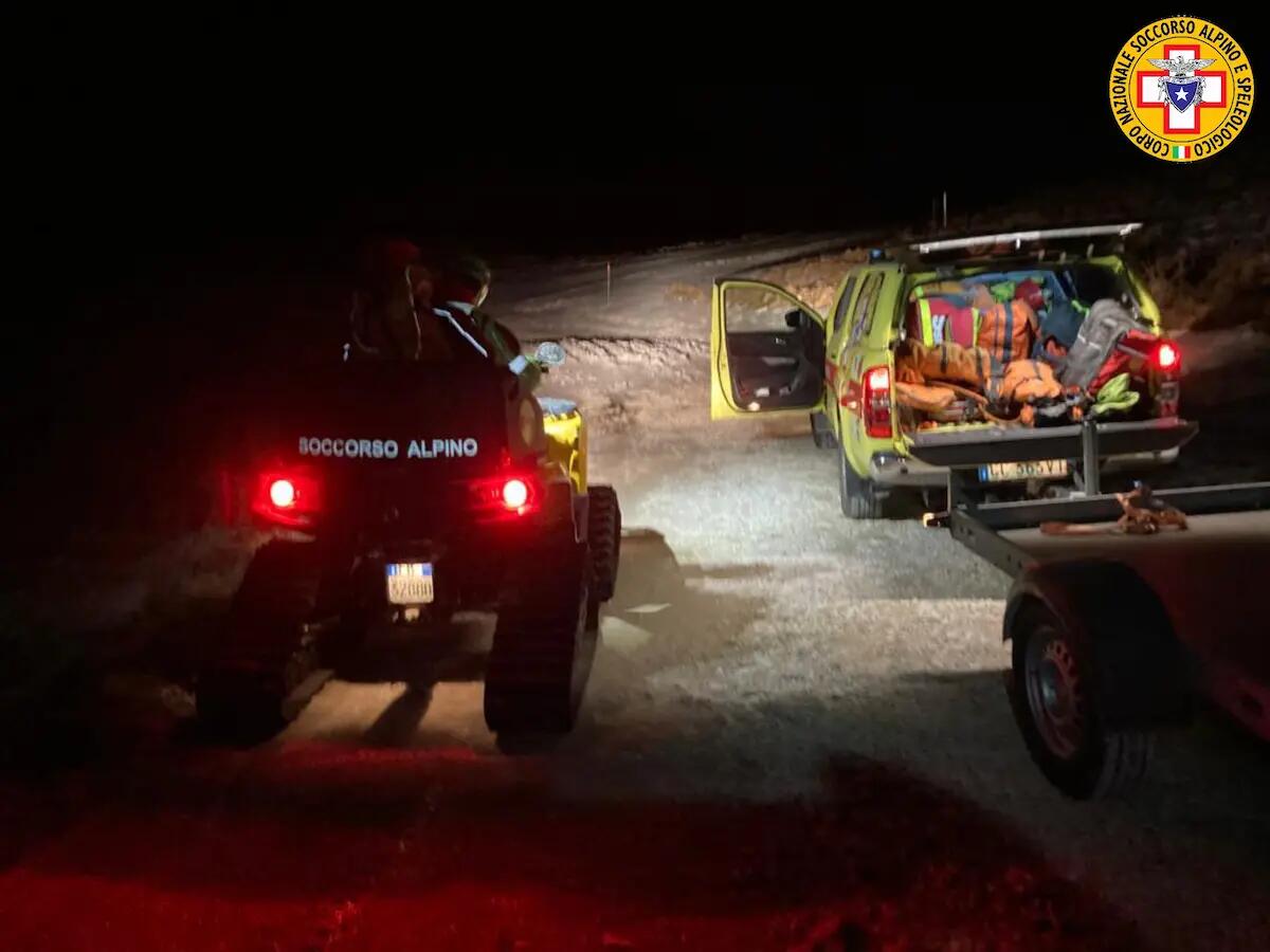 Cala il buio e si perdono sui monti: recuperati 3 giovani, calzature e vestiti non adeguati - 