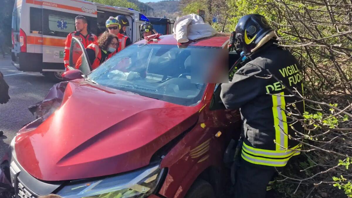 Incidente a Trieste, scontro tra due auto: tre feriti - 