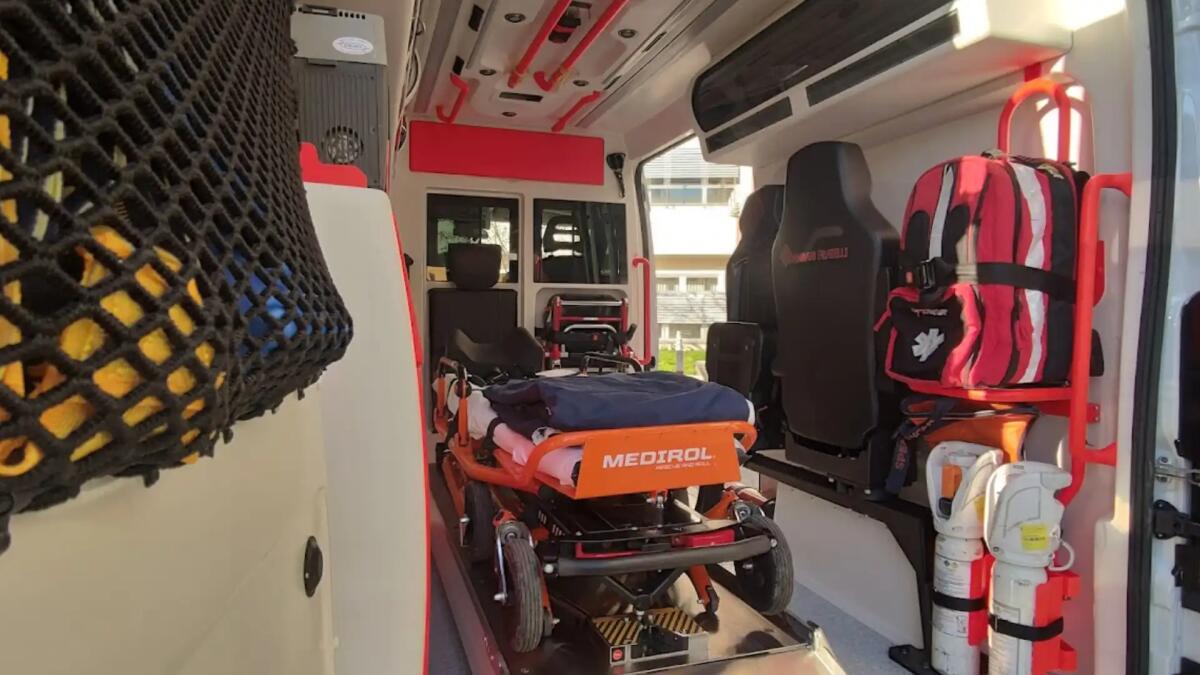 Sbanda e finisce contro il guard rail, incidente lungo il Raccordo autostradale 13 - 