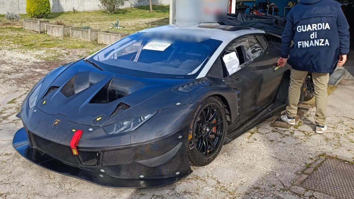 Sventato un tentativo di estorsione da 350mila euro. Sequestrata una Lamborghini - 