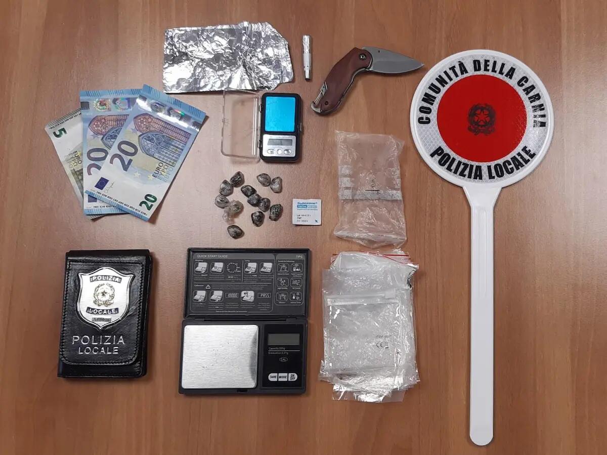 Sostanze stupefacenti e un coltello al centro studi di Tolmezzo, due giovani nei guai - 