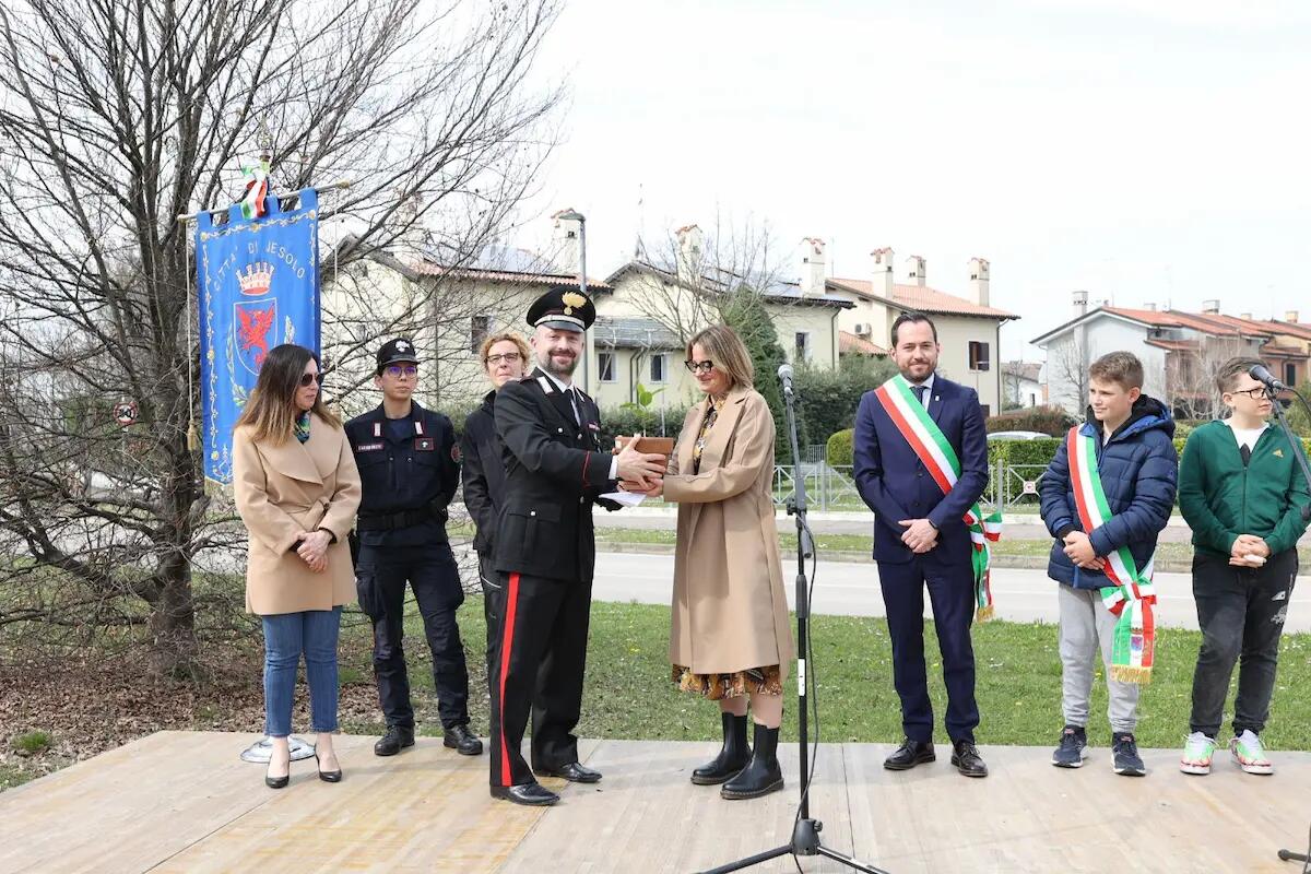 Legalità, il Comune di Jesolo riceve l'Albero di Falcone - 