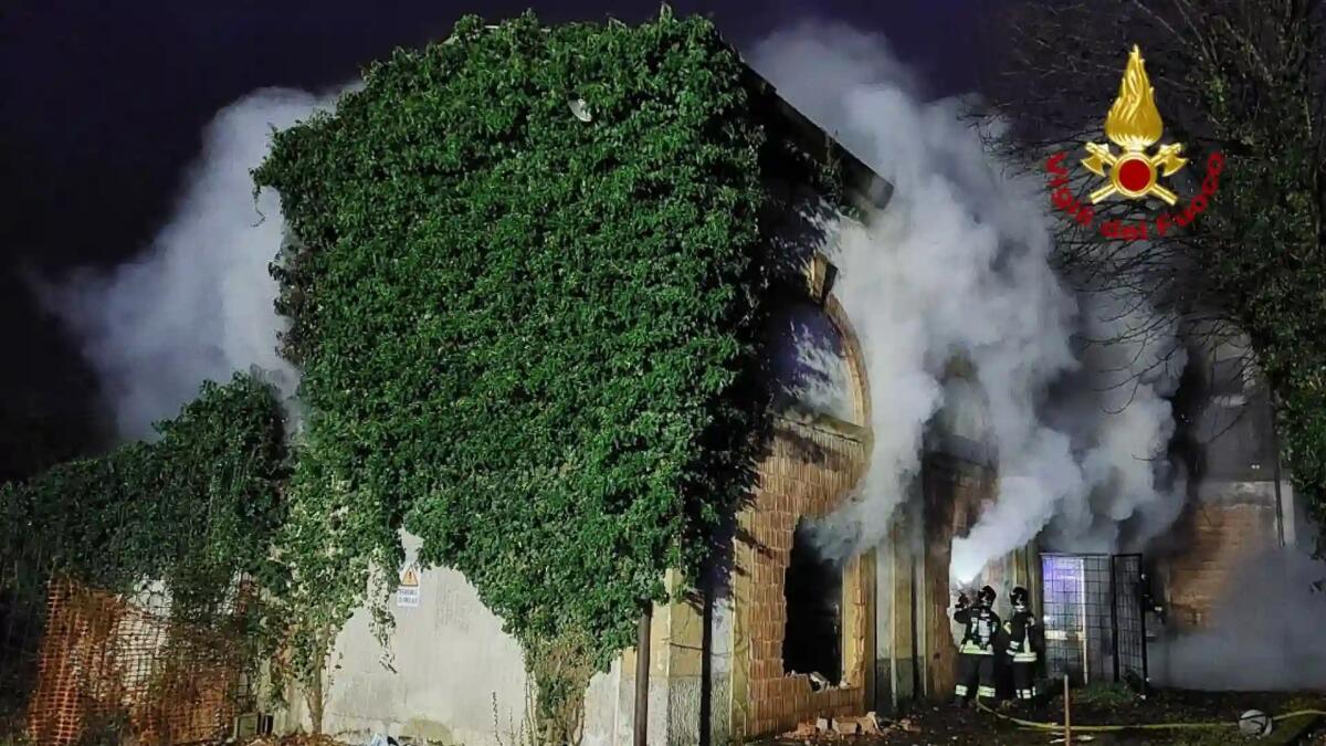 Incendio a Mogliano Veneto nell’ex ospedale psichiatrico Pancrazio - 