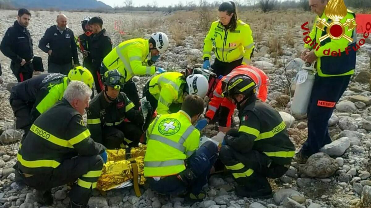 Cade con la moto sul greto del fiume durante la gara di Enduro: ferito 28enne - 