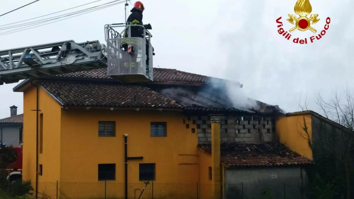 Incendio in abitazione a Galzignano Terme, in salvo un'anziana 97enne - 