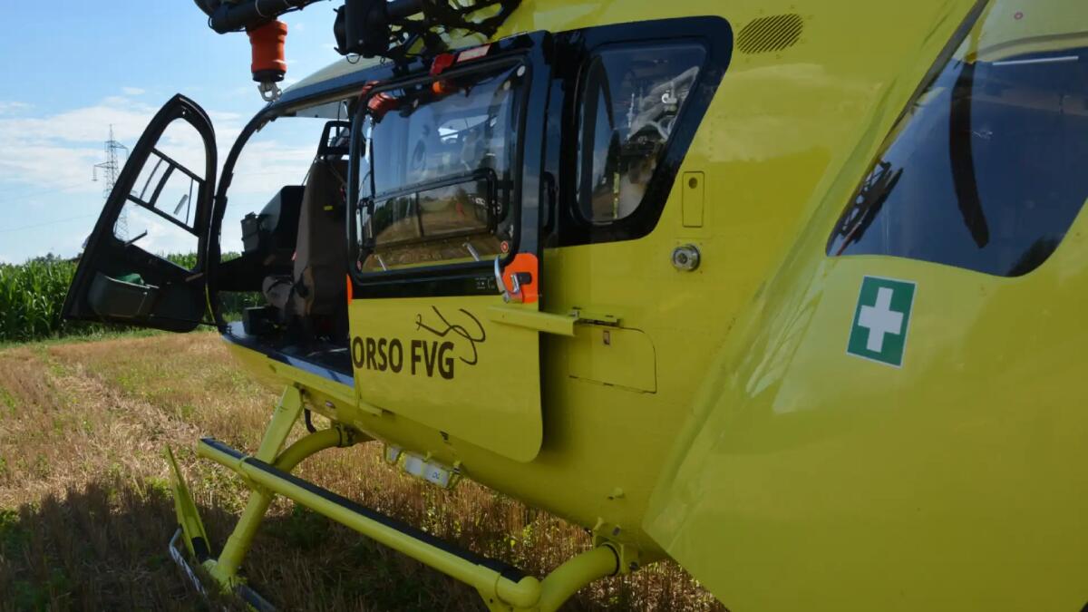 Finisce sotto un trattorino taglia-erba: grave un 85enne - 