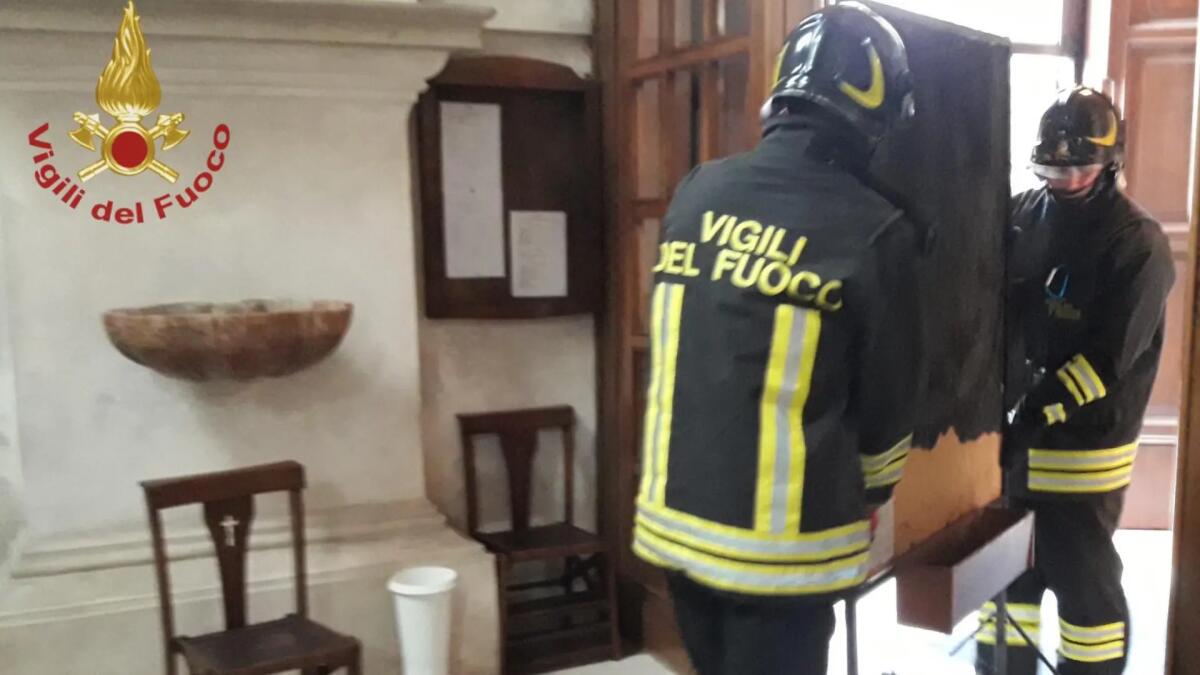 Treviso, incendio doloso nella chiesa di Sant’Agnese: bloccato il piromane - 