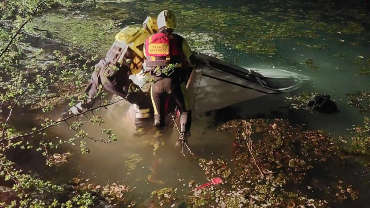 Tragico incidente a Porcia, l'auto finisce nel lago: morto il 29enne Hector Moises Benzant - 