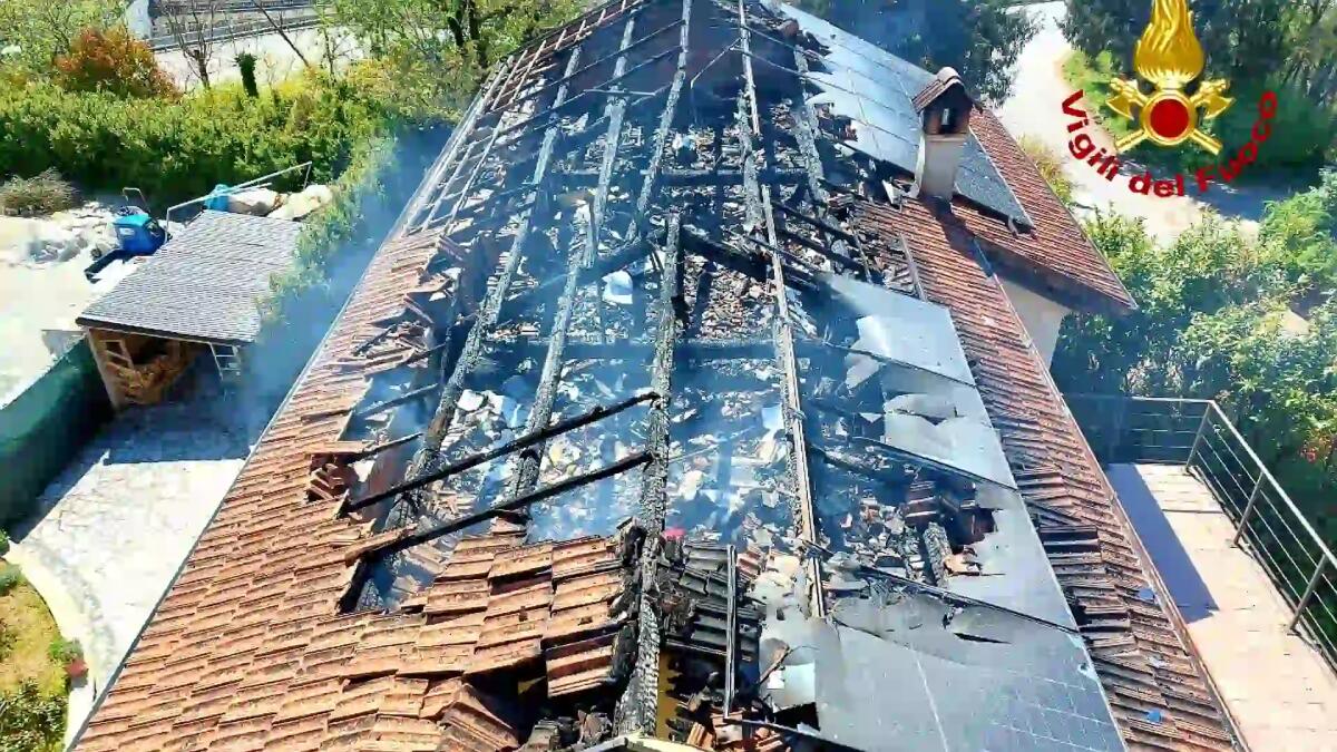 Incendio all'impianto fotovoltaico sul tetto: danni ingenti - 