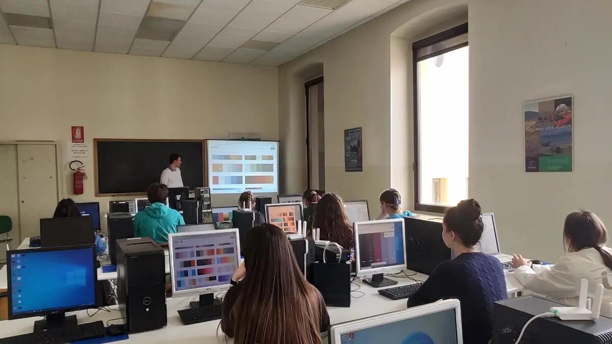 Informatica, incontri nelle scuole all'insegna della parità di genere - 