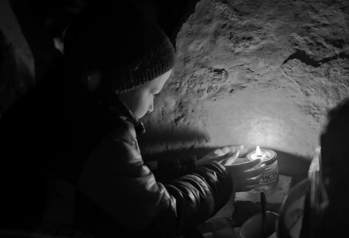 Mariupol Diary, il fotoreportage inedito dell'assedio arriva per la prima volta in Italia al Festival Vicino/Lontano - 