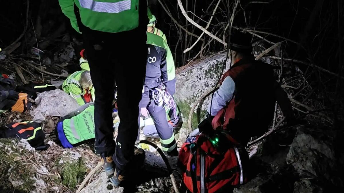 Cade dalla cima del monte e ruzzola per 15 metri: soccorso 50enne - 