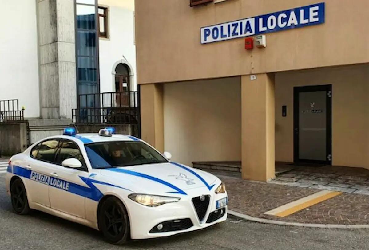Tolmezzo, sequestrati certificati professionali falsi e smantellata rete nazionale - 
