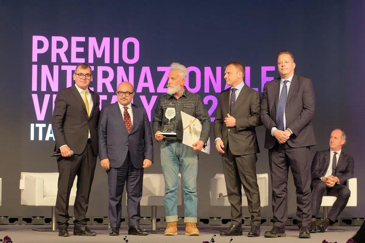 Al Maestro di potatura della vite Marco Simonit il Premio Vinitaly International Innovation 2023 - 