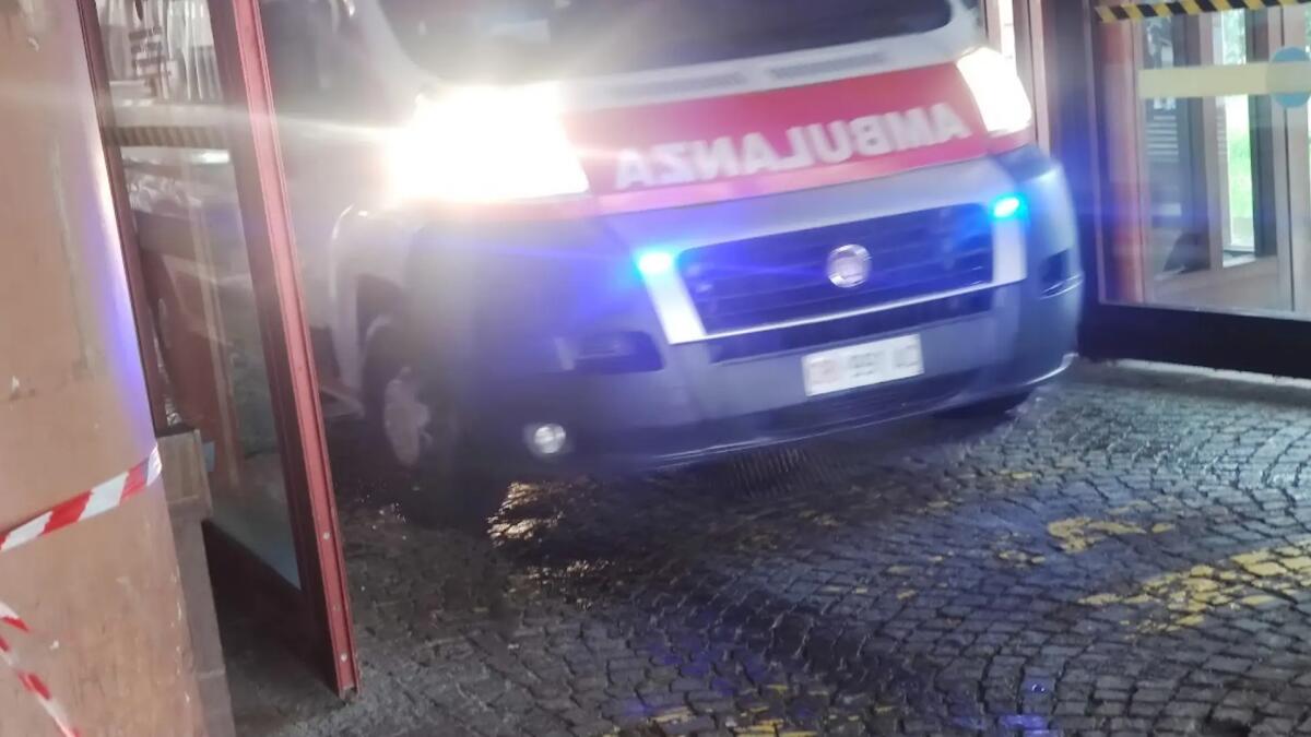 Cividale. Altro incidente sul lavoro: operaio incastrato nel macchinario con un braccio - 