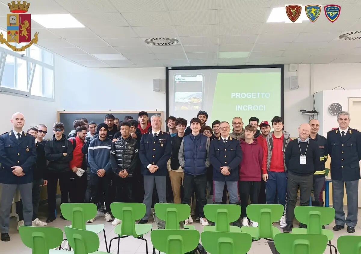 Polizia di Stato di Pordenone, educazione alla legalità “Progetto incroci all’I.S.I.S. Lino Zanussi di Pordenone” - 