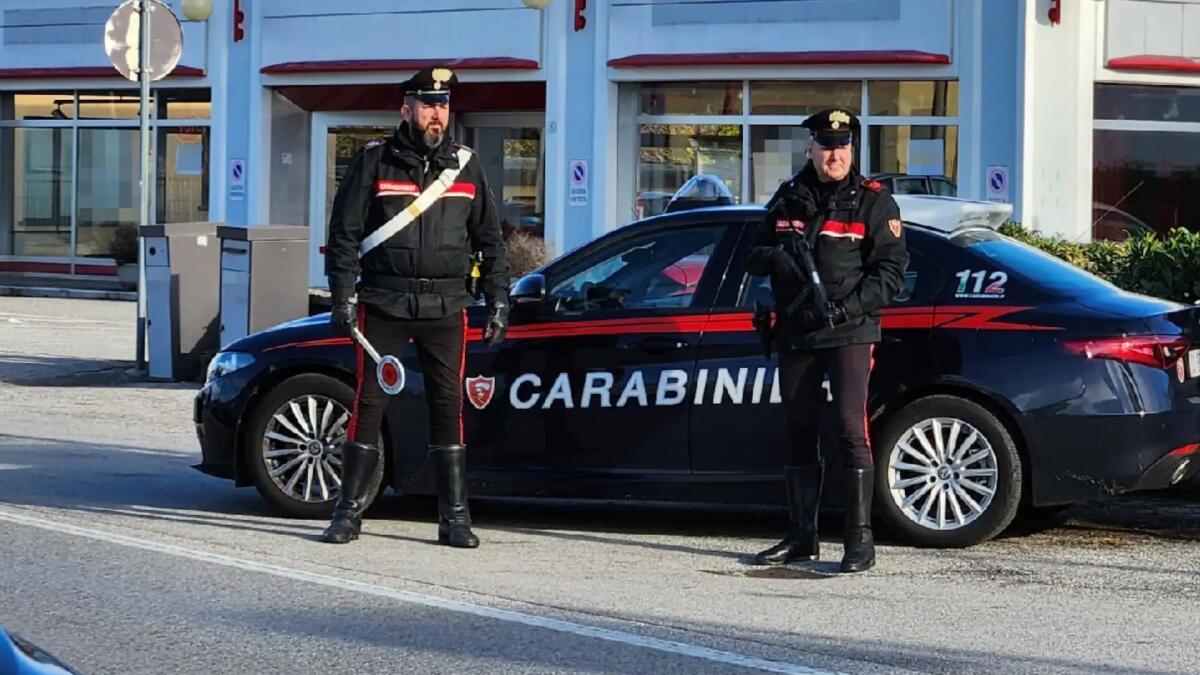 Latisana, tenta la fuga e aggredisce i Carabinieri: 30enne arrestato - 