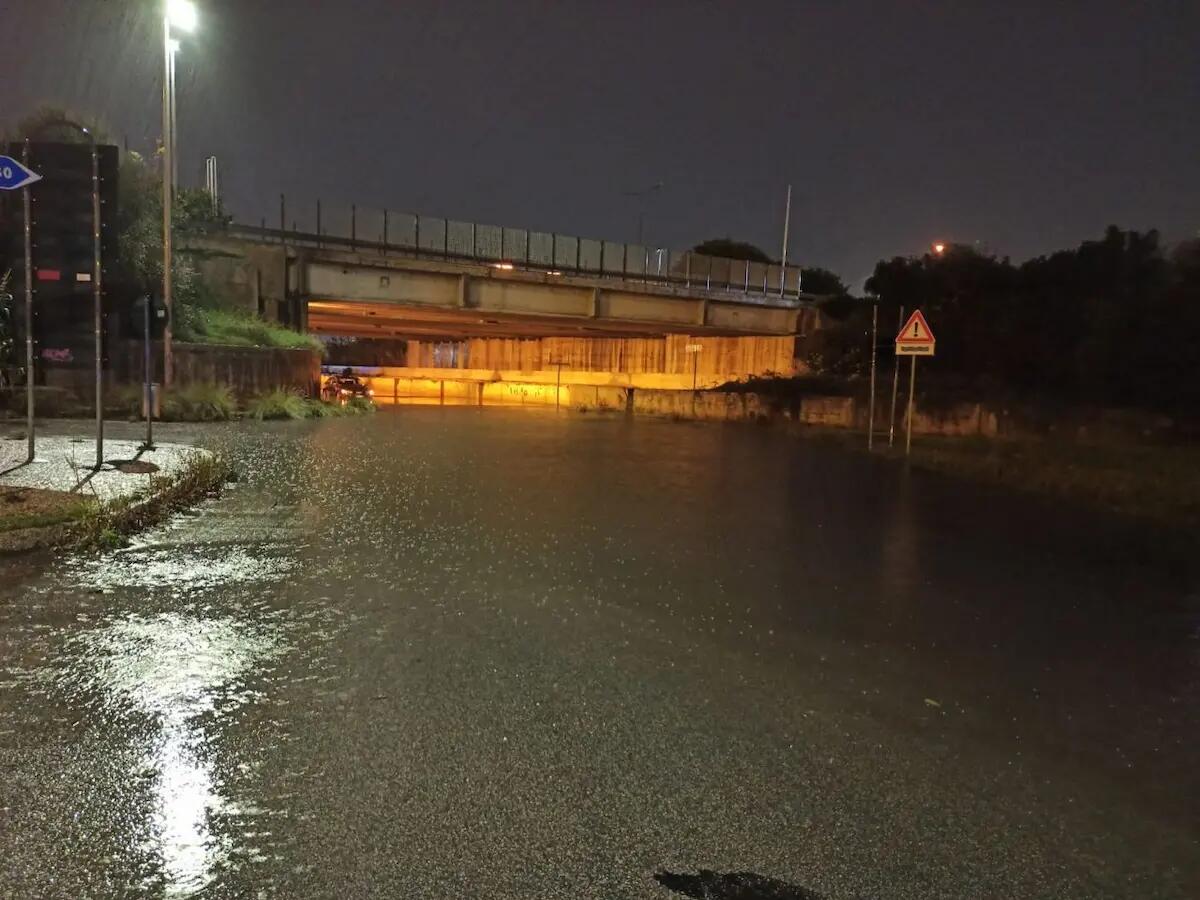 Pioggia e neve a Nordest, allagamenti nella notte in Veneto. Allerta arancione -