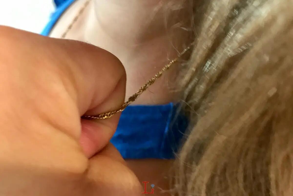 Scippo in pieno giorno a Cividale: donna derubata davanti al Punto di Primo intervento - 