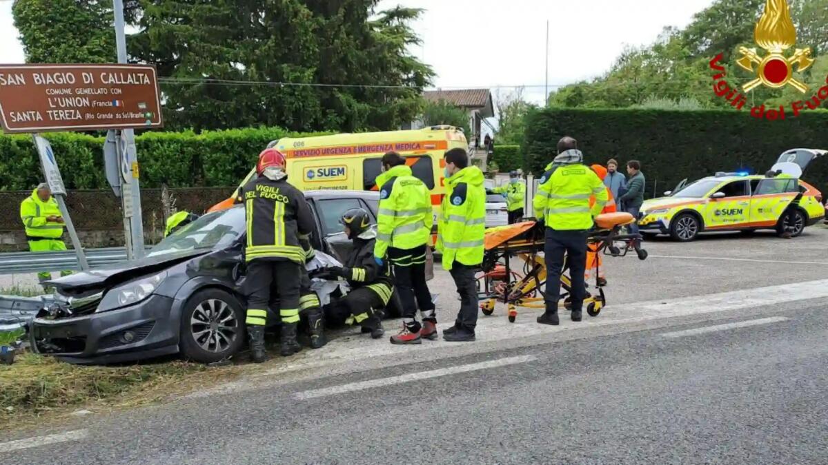Incidente a San Biagio di Callalta, scontro tra 3 auto: tre feriti - 