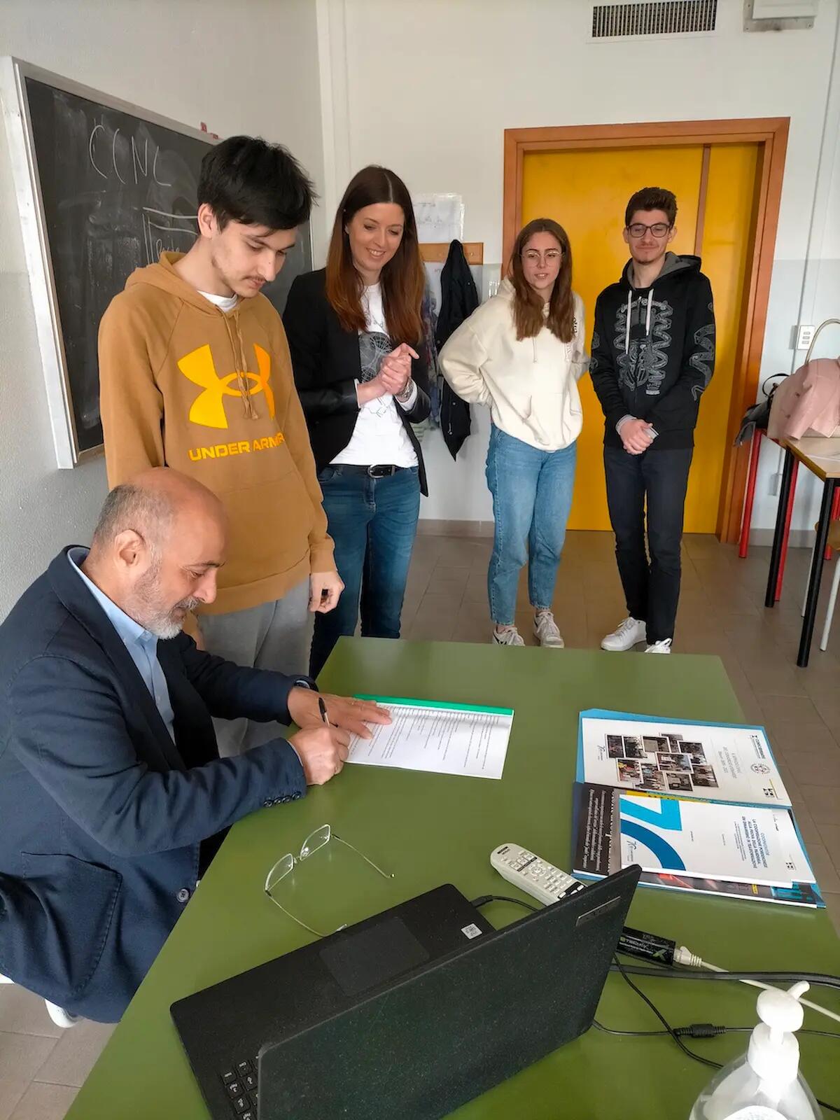 Pordenone, gli studenti Mattiussi-Pertini "fondano" una cooperativa - 