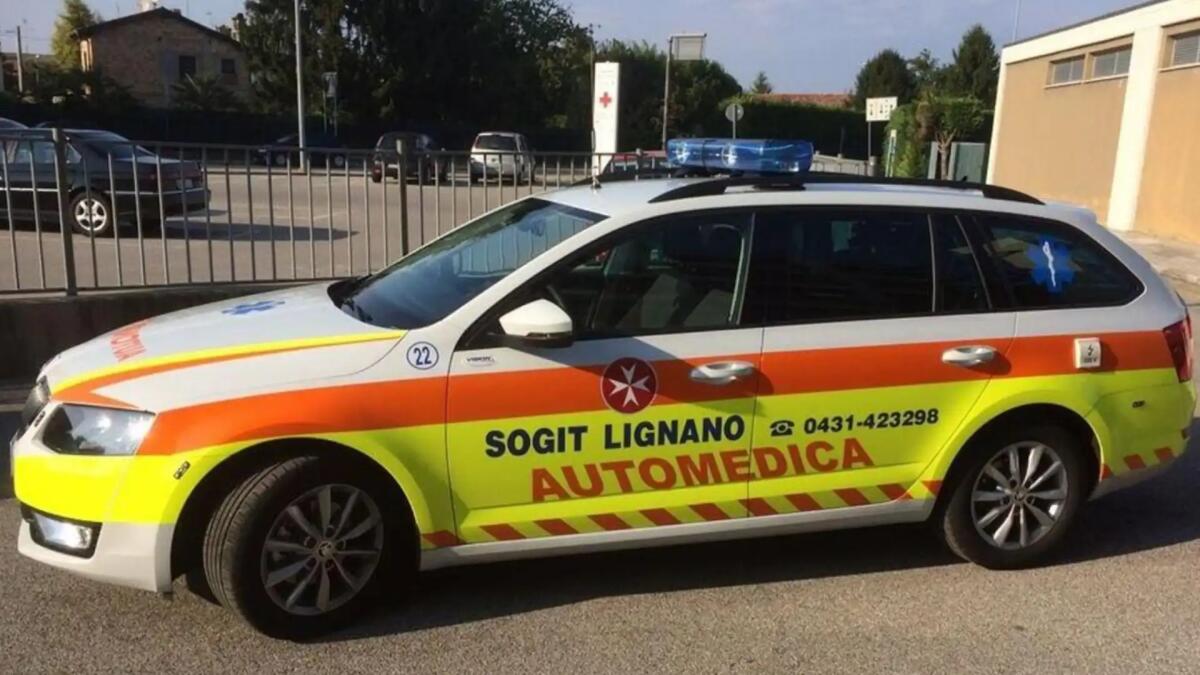 Colto da malore in auto sullo "Stradone" per Lignano: gravissimo - 