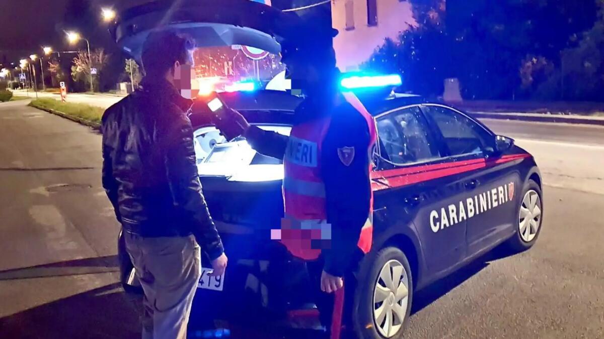 Lignano e Manzano, ubriachi alla guida dell'auto: due giovani nei guai -