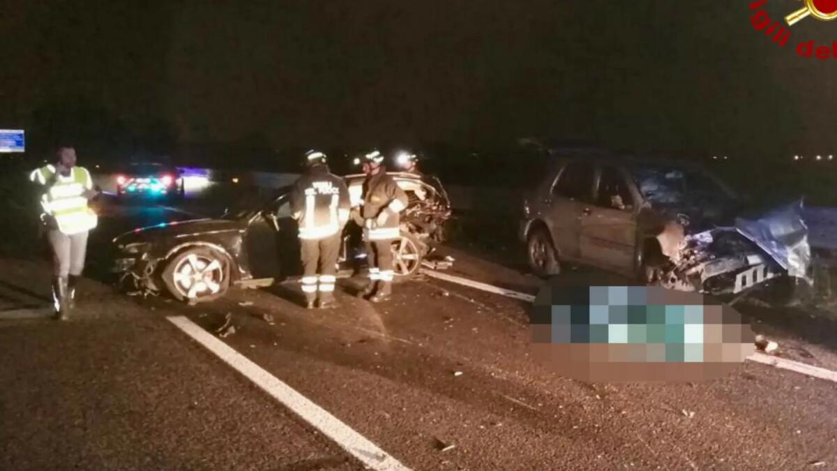 Terribile schianto tra 3 auto in Autostrada: un morto e tre feriti - 