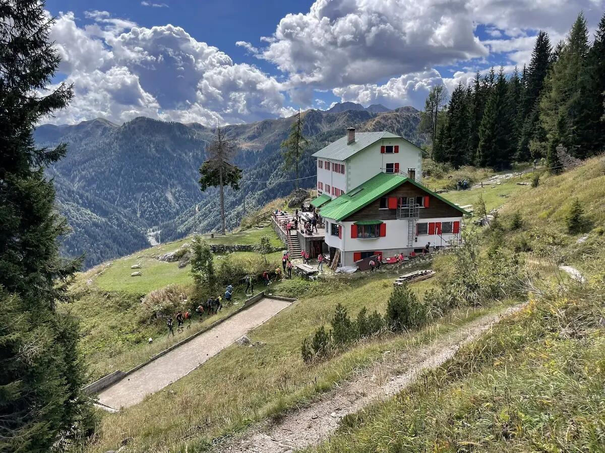 Novità al rifugio De Gasperi in Val Pesarina, Anna Mainardi è la nuova gestrice - 