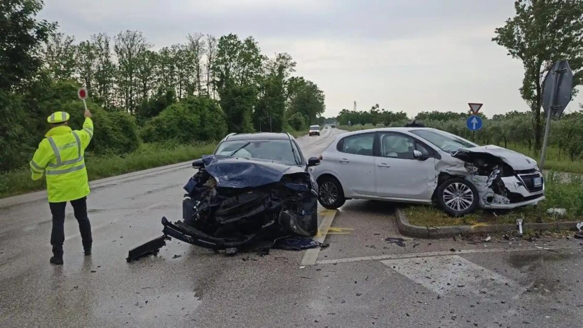 Incidente a Terenzano di Pozzuolo del Friuli, ferite due donne. Rallentamenti al traffico - 