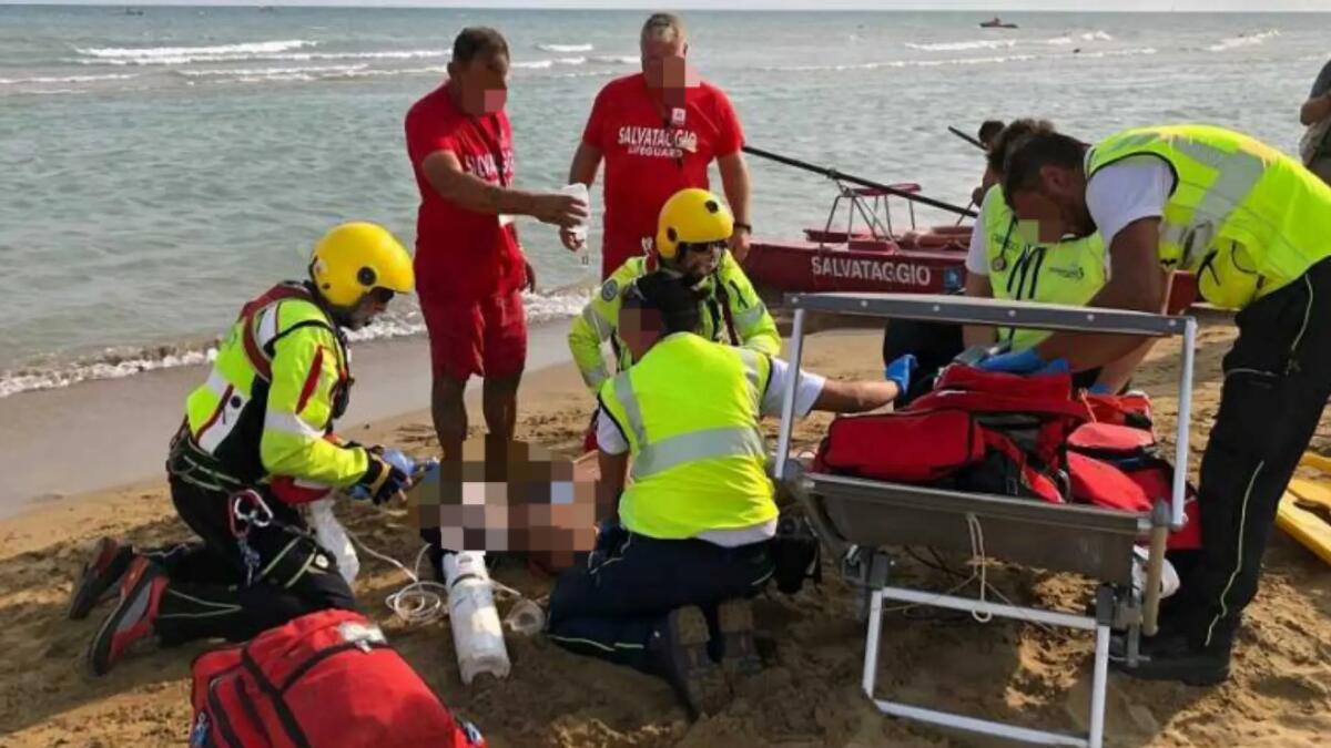 Fatale malore al mare, turista muore sotto gli occhi dei famigliari - 
