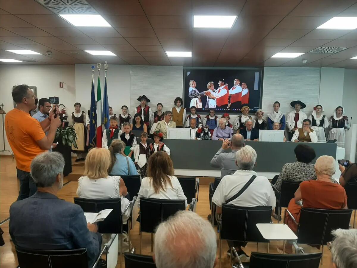 Presentati a Udine i 5 festival internazionali del folclore del Fvg - 