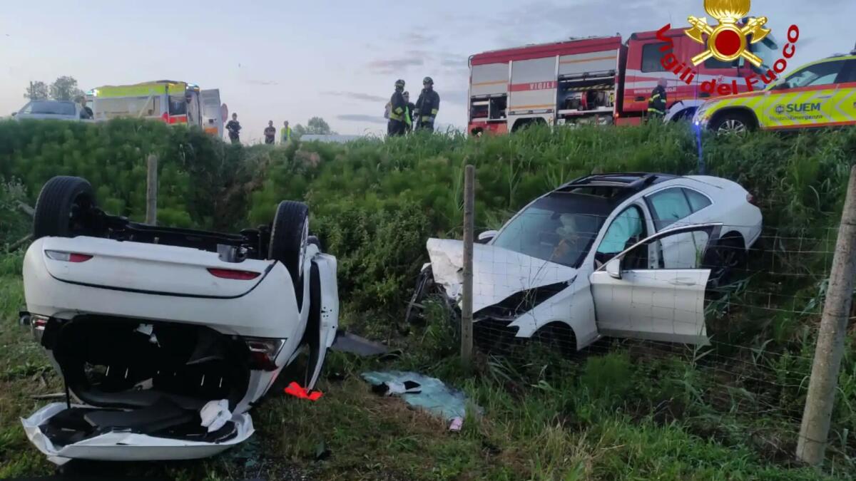 Drammatico scontro tra due auto: morta la 57enne Barbara Trentinaglia - 