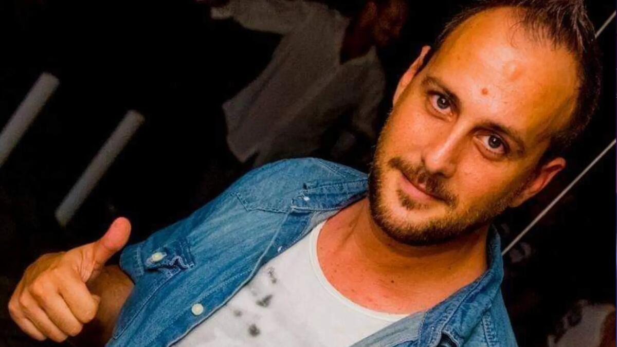 Il Dj Miky Perini aggredito con pugni al volto da uno sconosciuto - 