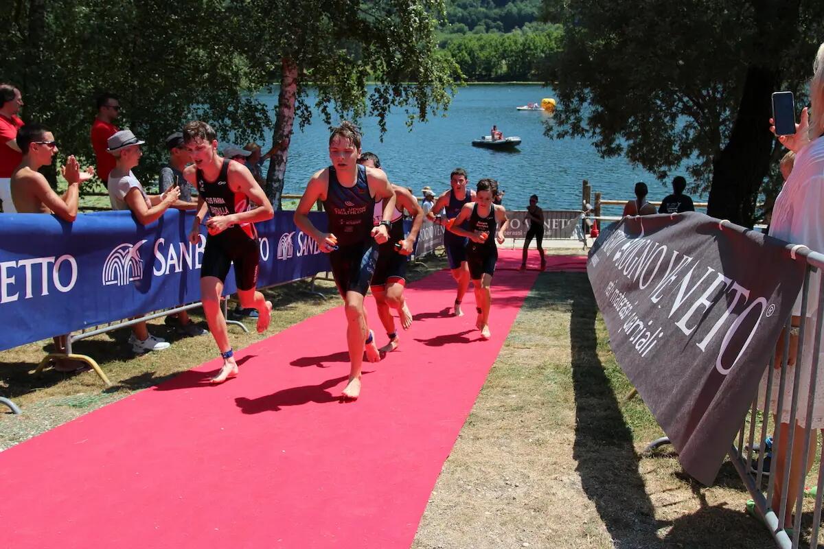 In 380 tra i 6 e i 19 anni per il Triathlon Kids e il Minitriathlon di Revine Lago - 
