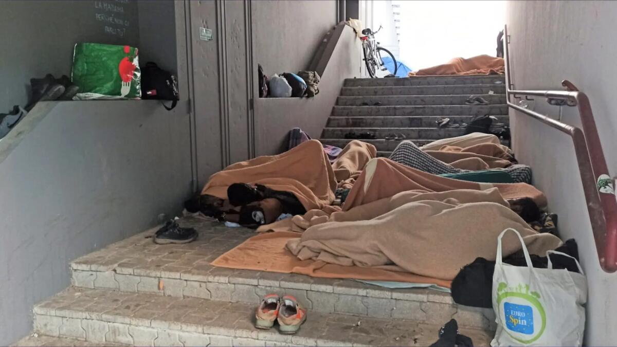 Pordenone. Bivaccano nei parchi e nei giochi dei bimbi, stranieri sgomberati - 