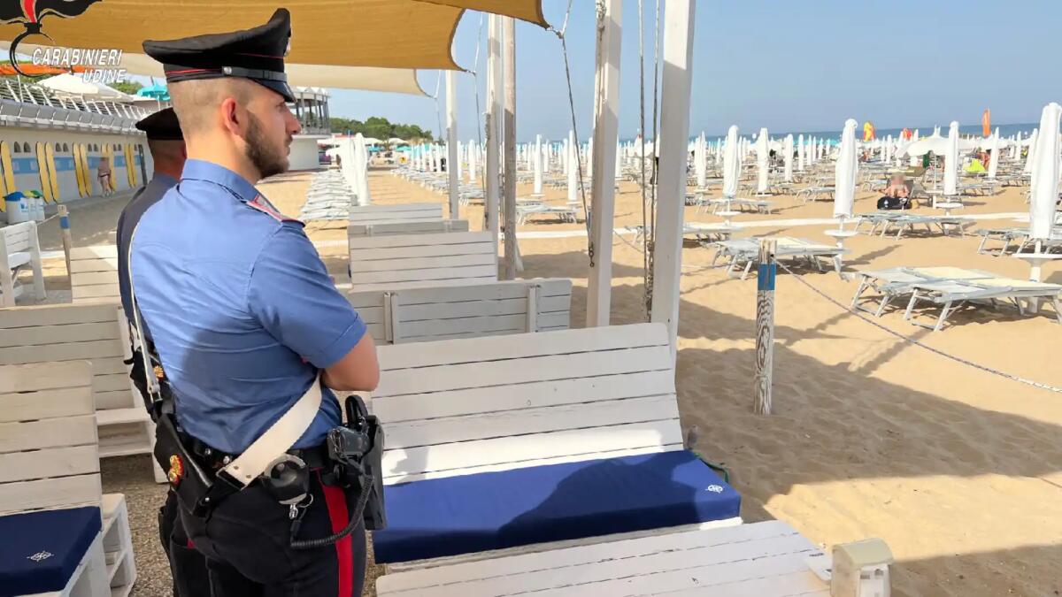 Lignano. Coppia di turisti picchiati da 2 giovani: identificati ed allontanati per 3 anni - 