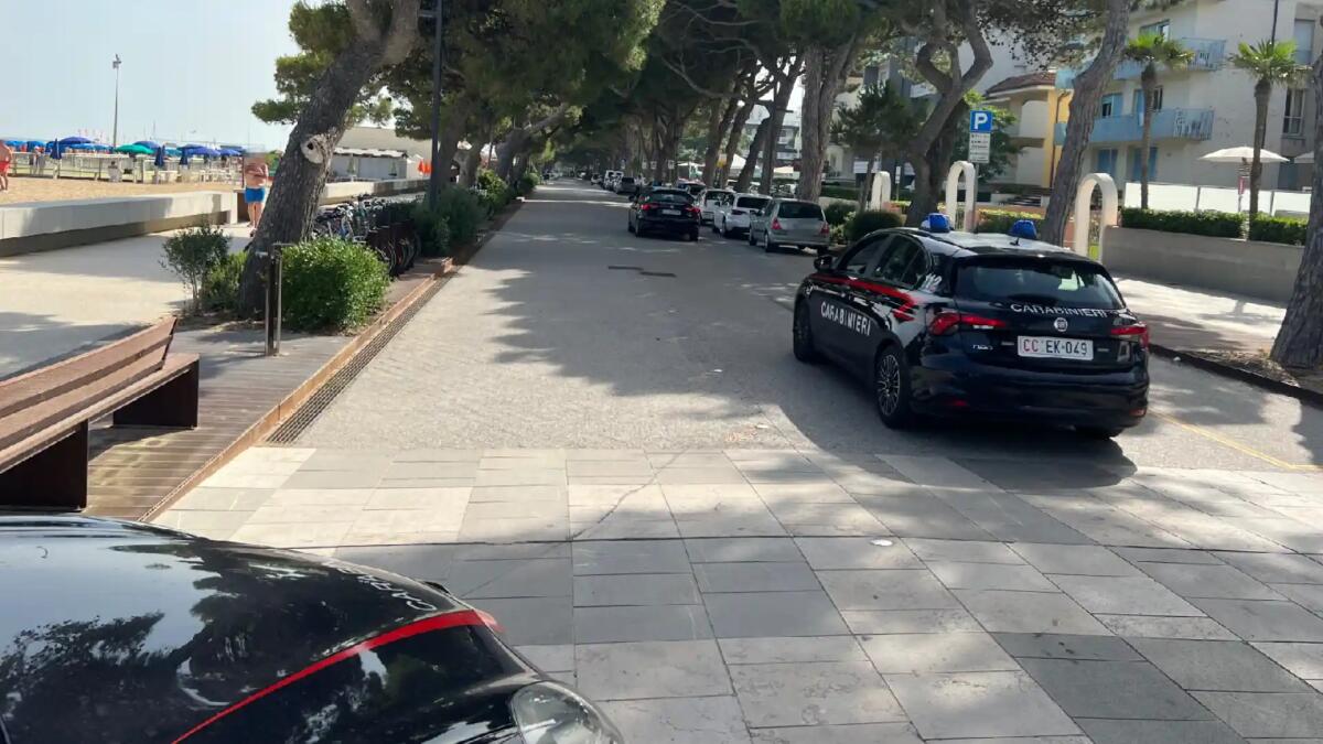 Ferisce un giovane con un coltello per un trancio di pizza: identificato e denunciato un minore -